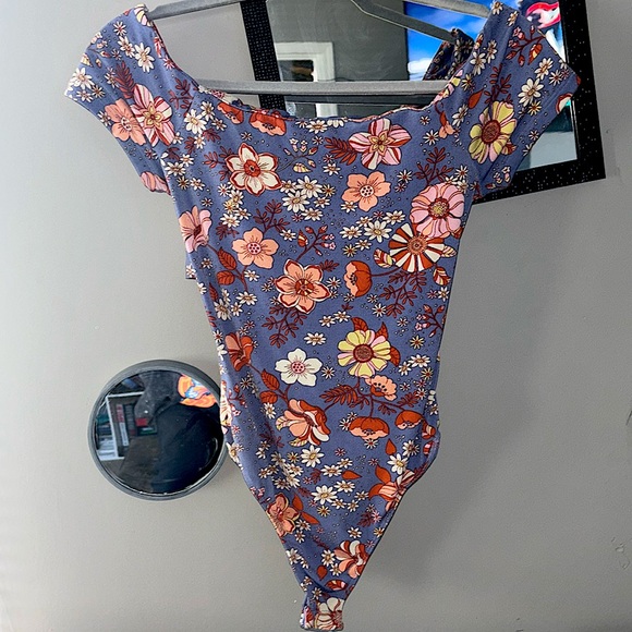 Lush Medium Sized Bodysuit with crossbody open back - Picture 2 of 6